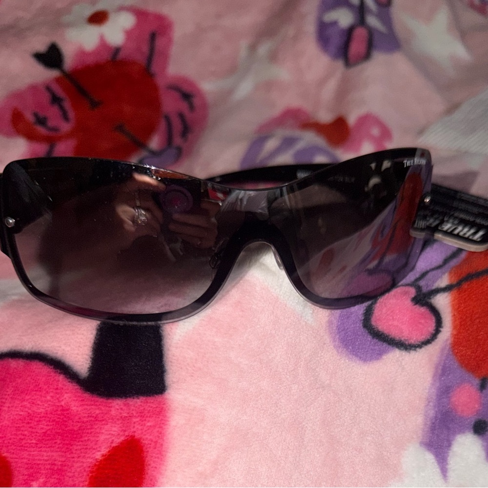 True Religion Black Tinted Shield Sunglasses - Picture 8 of 14